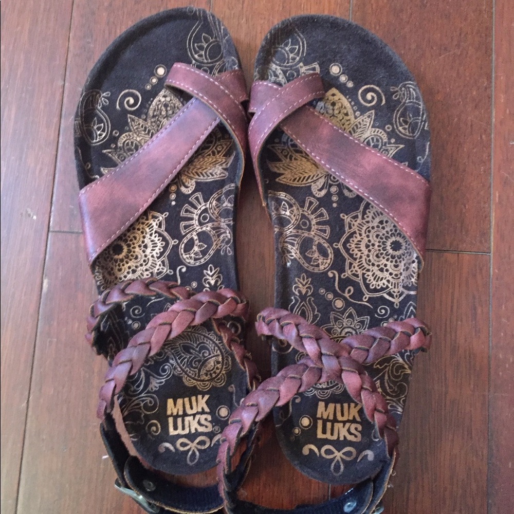 MukLuk sandals